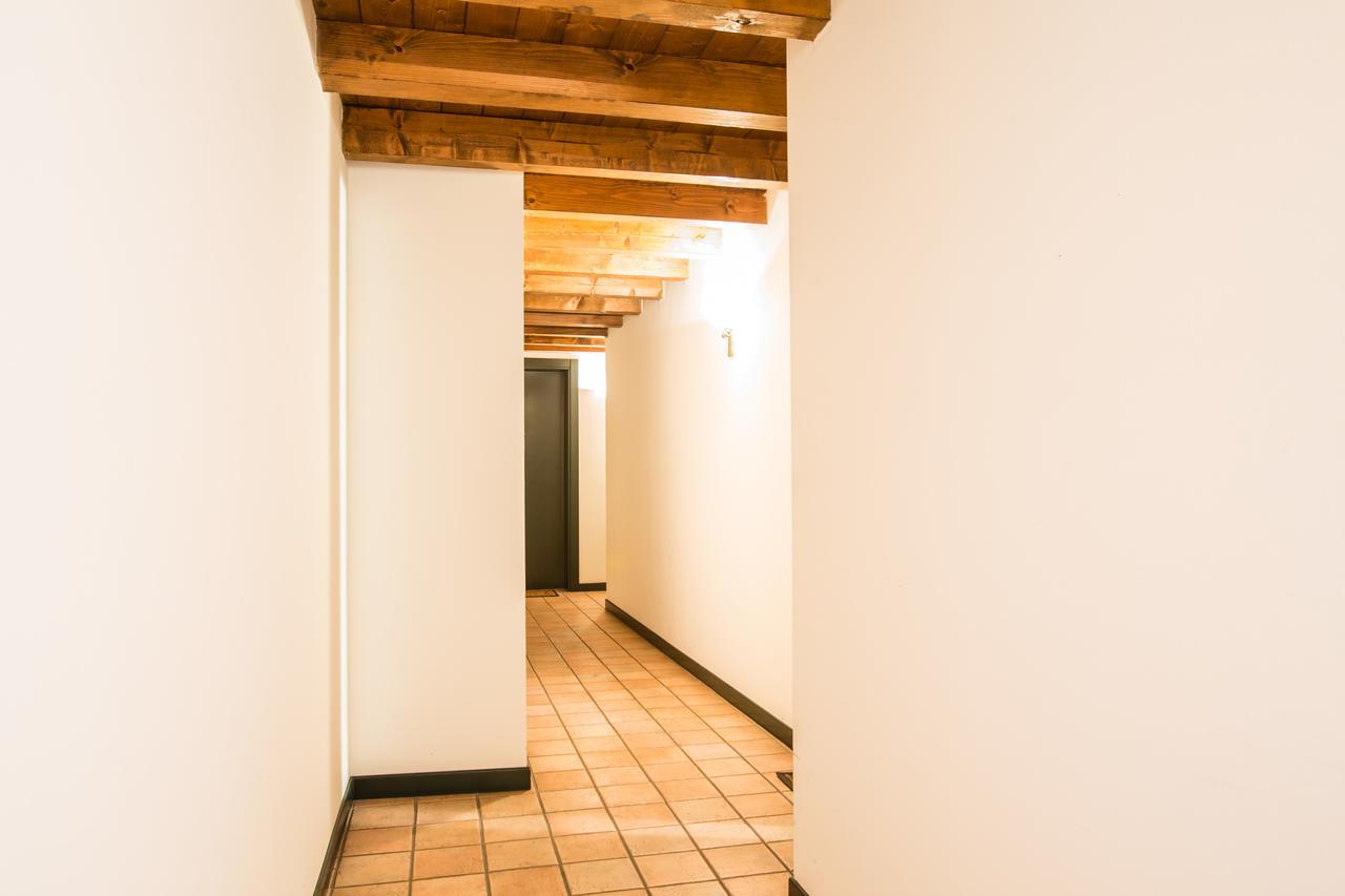 Gardappartamenti Carducci City Centre デセンツァーノ・デル・ガルダ エクステリア 写真